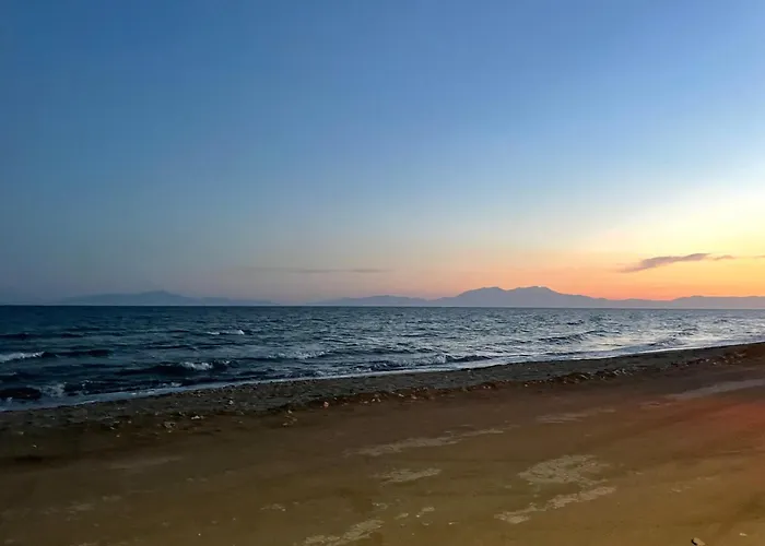 The Great Wave Beachfront House Nea Plagia