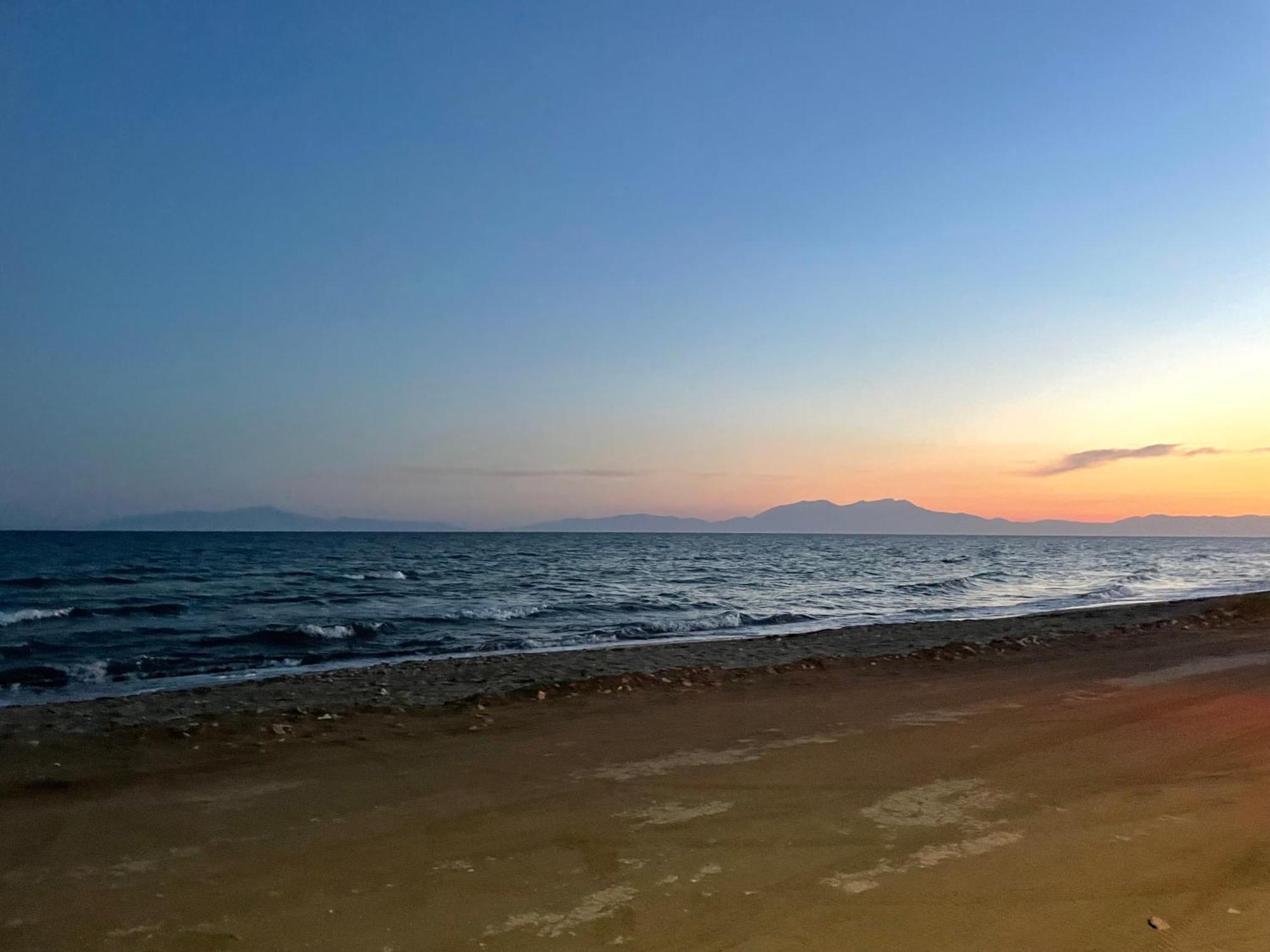 Holiday home The Great Wave Beachfront House Nea Plagia Sozopoli