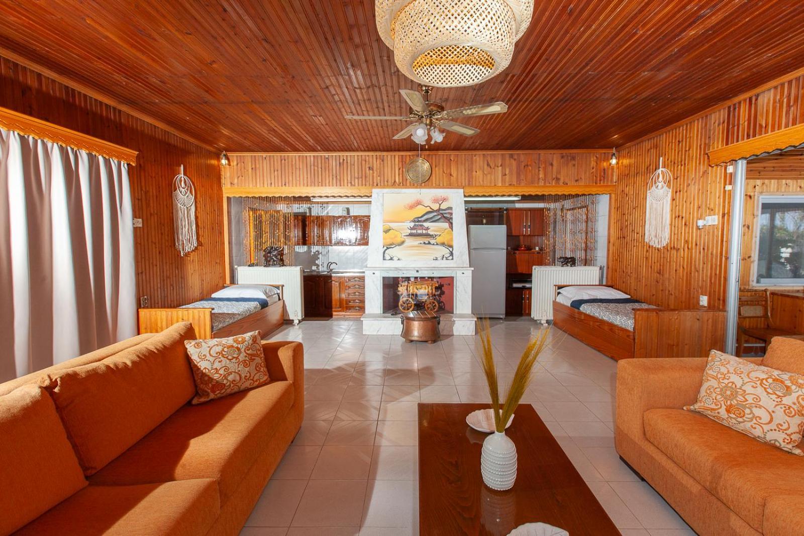 The Great Wave Beachfront House Nea Plagia *