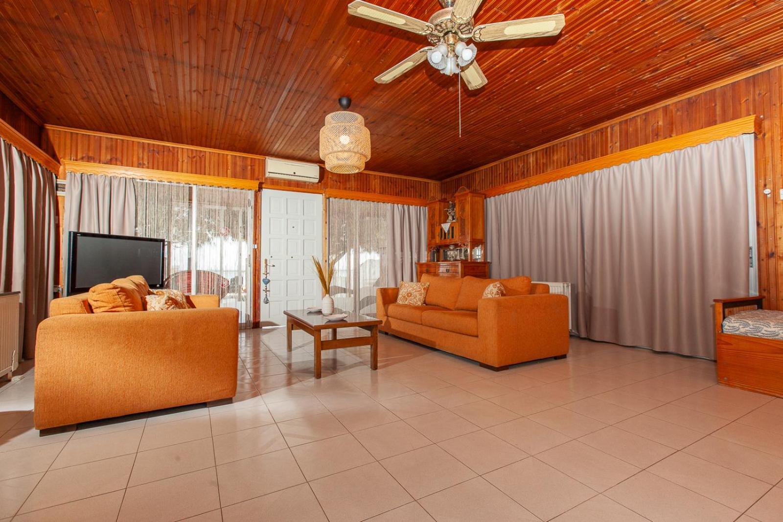 The Great Wave Beachfront House Nea Plagia Sozopoli